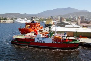 Lastrolabe_berthed_Hobart