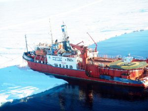 Lastrolabe_berthed_along_seaice