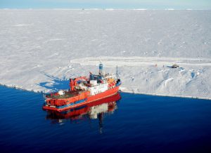 Lastrolabe_berthed_along_seaice